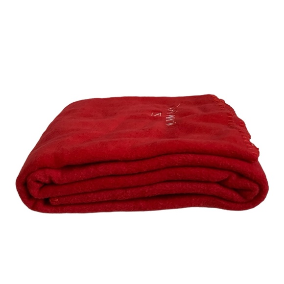 New PLUSH THROW BLANKET Red Plush Blanket Soft Blanket - Picture 2 of 3